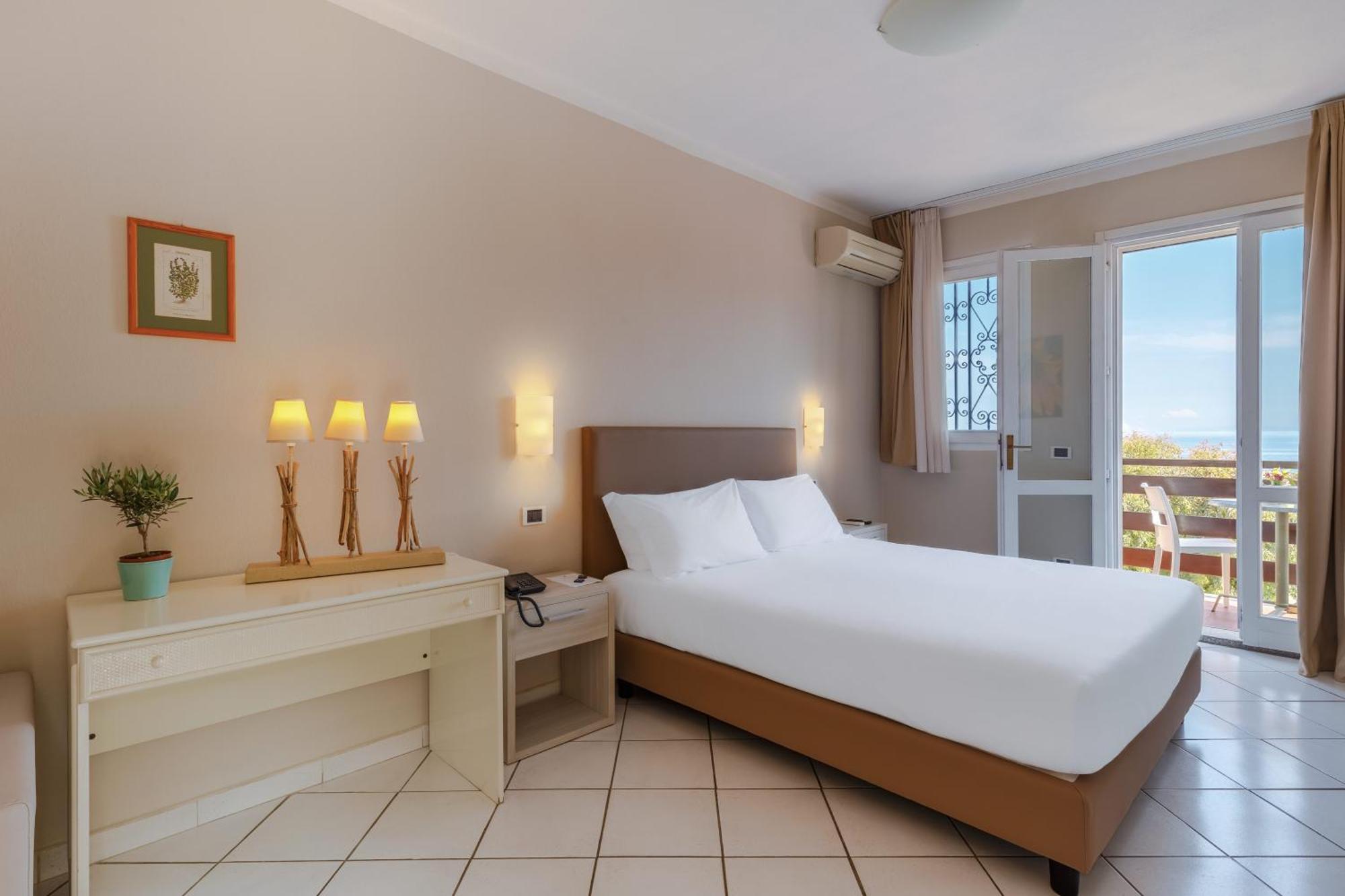 Hotel Cernia Isola Botanica SantʼAndrea 외부 사진